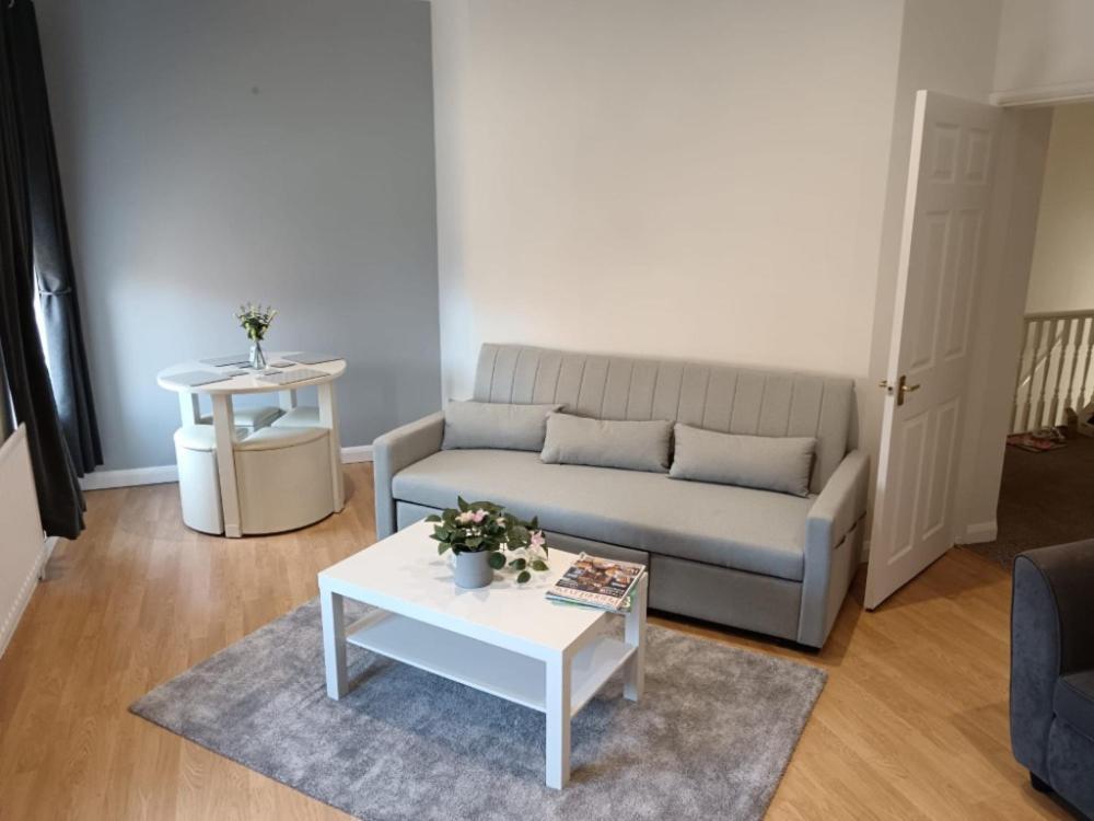 Welcome To This Flat 케터링 외부 사진